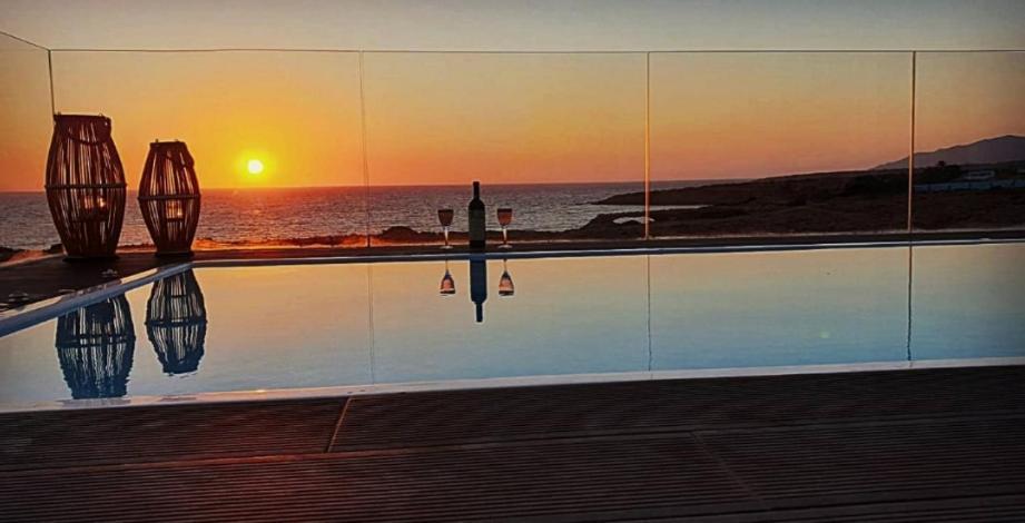 Tramonto Luxury Villa No1- Breathtaking Sunset View Foiníkion Zewnętrze zdjęcie